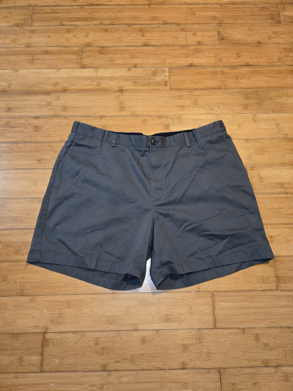 LL Bean Mens Shorts 42 100% Cotton Chino Comfort Waist Outdoor Pockets